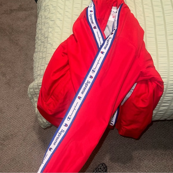 SUPREME X CHAMPION red zip up jacket - Picture 3 of 4